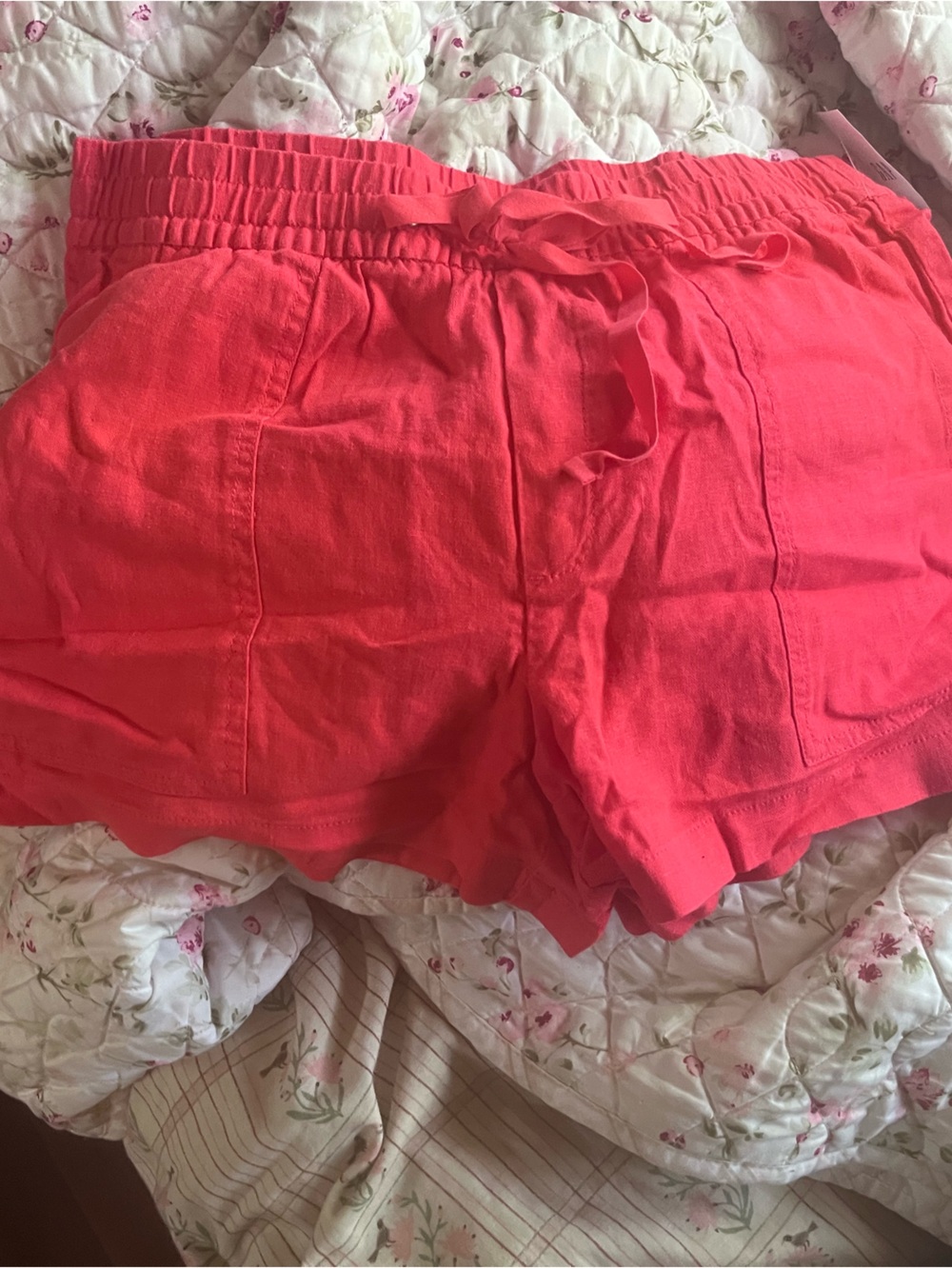 Gap Outlet Women’s Tie-Waist Coral Shorts